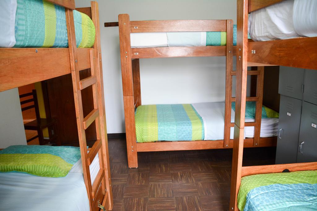 Hostal Tupac - Airport