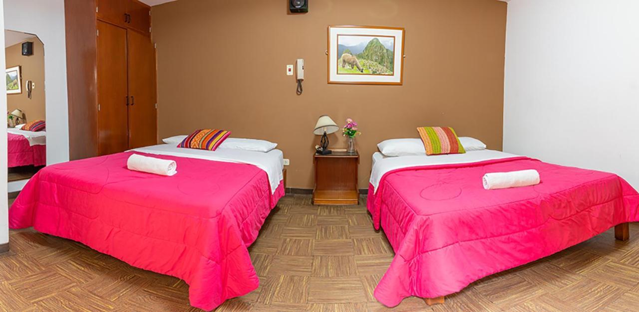 Tupac - Airport Hostal