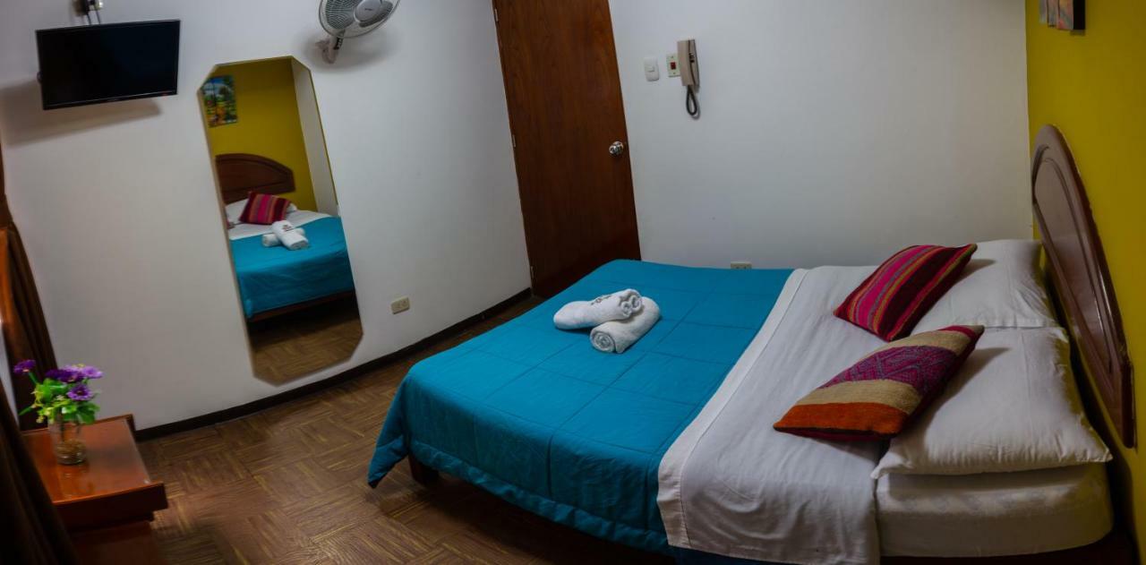 Tupac - Airport Hostal *