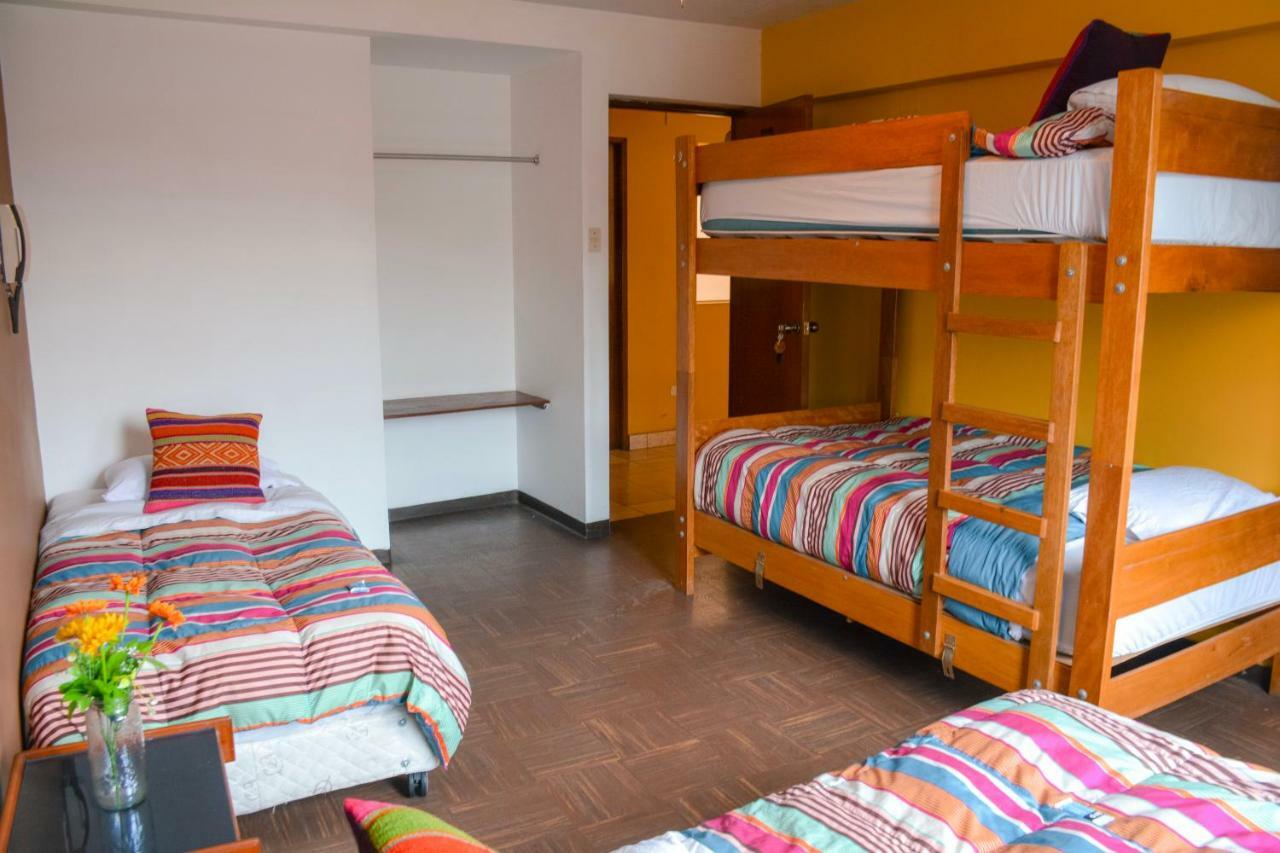 Hostal Tupac - Airport